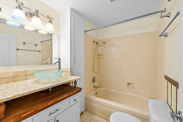 1602 Gayety Lane, Medford, OR 97504