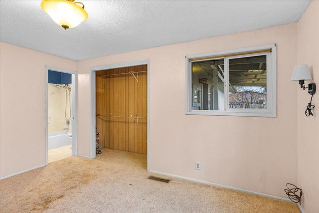 1602 Gayety Lane, Medford, OR 97504