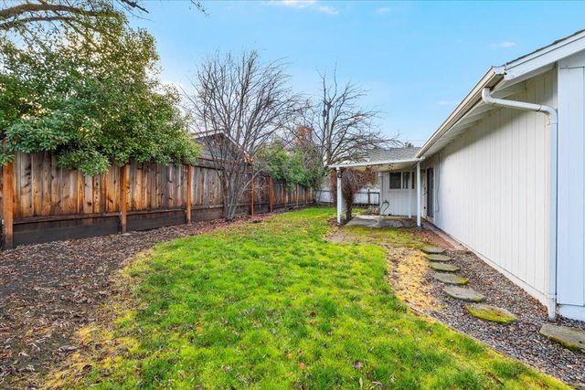 1602 Gayety Lane, Medford, OR 97504