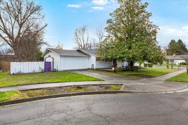 1602 Gayety Lane, Medford, OR 97504