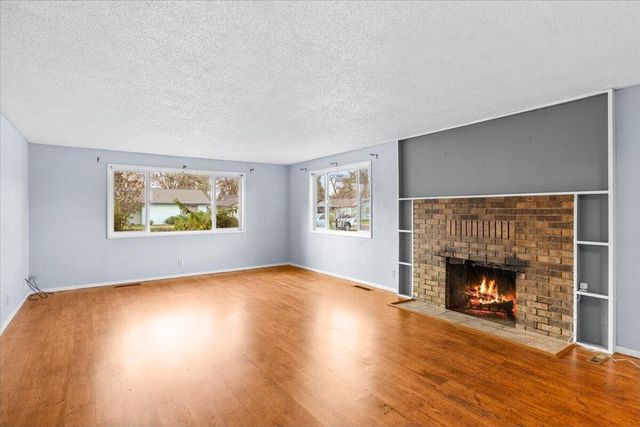 1602 Gayety Lane, Medford, OR 97504