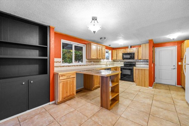 1602 Gayety Lane, Medford, OR 97504