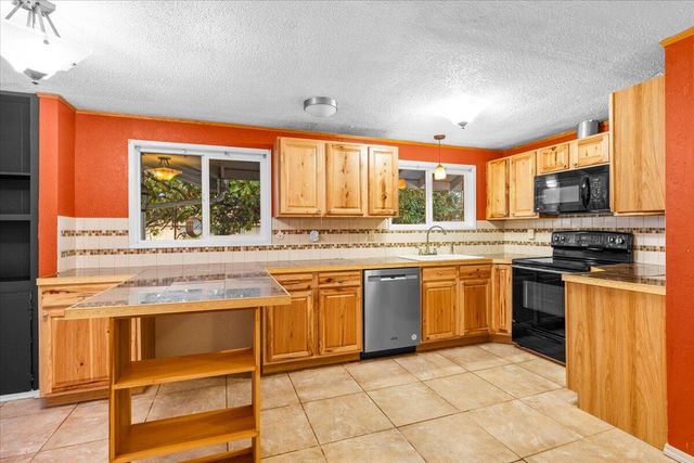 1602 Gayety Lane, Medford, OR 97504