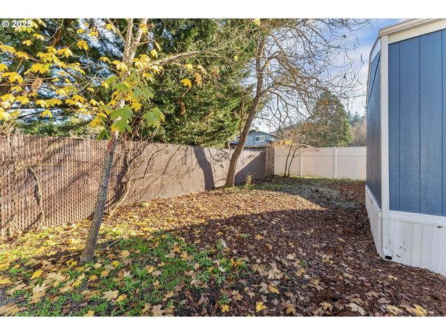 201 Ne Peggy Ave 13, Roseburg, OR 97470