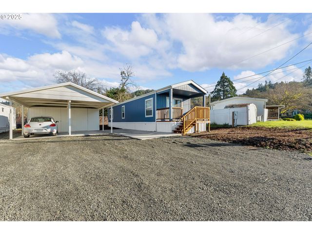 201 Ne Peggy Ave 13, Roseburg, OR 97470