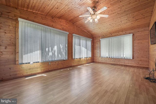 865 BARNEY JENKINS RD, Felton, DE 19943