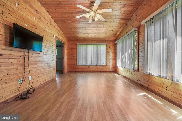 865 BARNEY JENKINS RD, Felton, DE 19943