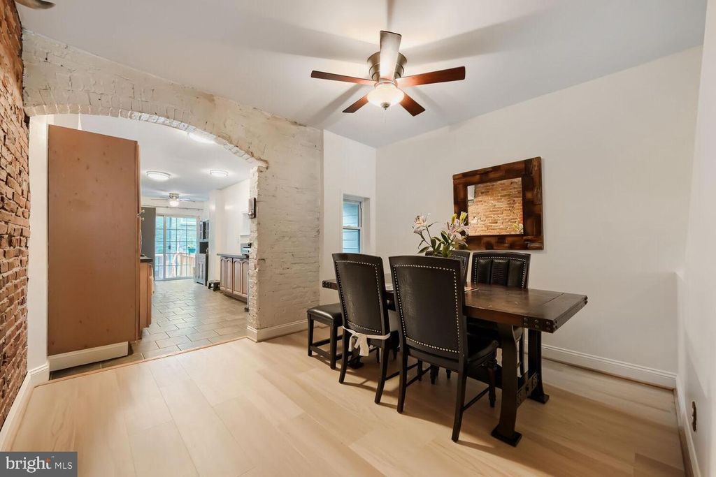 Image 6 of property listing at 802 E FORT AVE, Baltimore, MD 21230