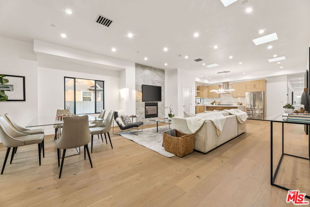1170 S Lucerne Boulevard, Los Angeles, CA 90019 — photo 2