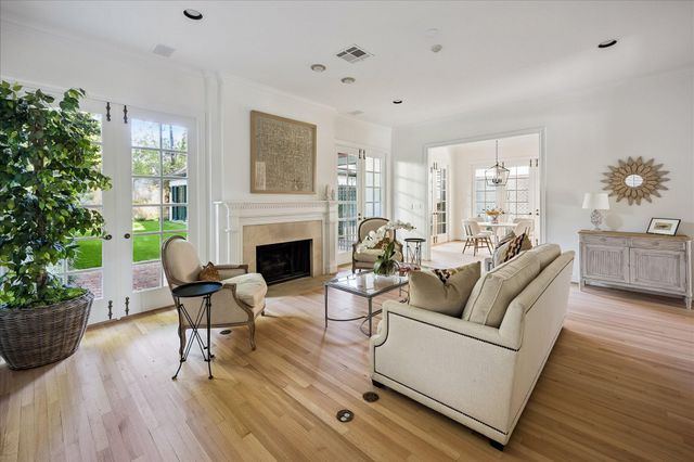 6625 Westchester Avenue, West University Place, TX 77005