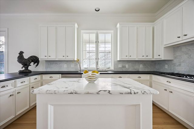 6625 Westchester Avenue, West University Place, TX 77005