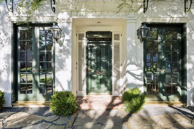 6625 Westchester Avenue, West University Place, TX 77005