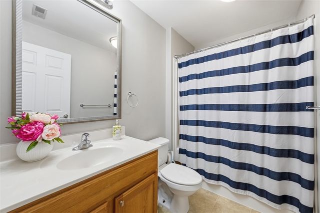 1800 McMillan Rd, Upper St Clair, PA 15241
