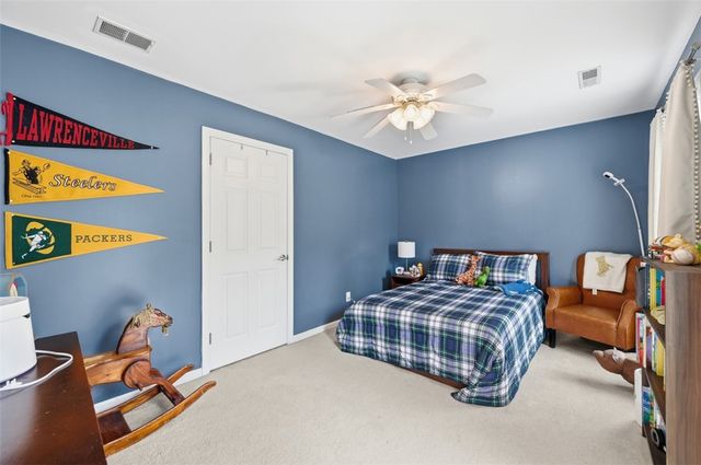 1800 McMillan Rd, Upper St Clair, PA 15241