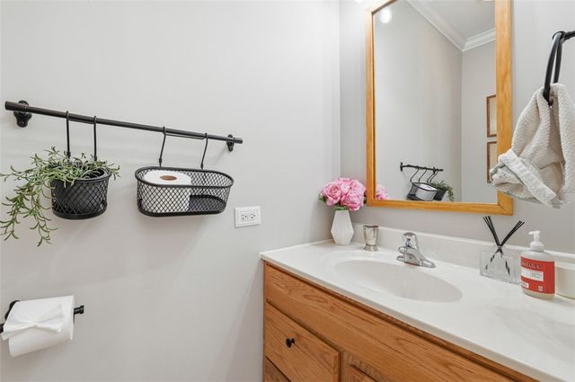 1800 McMillan Rd, Upper St Clair, PA 15241