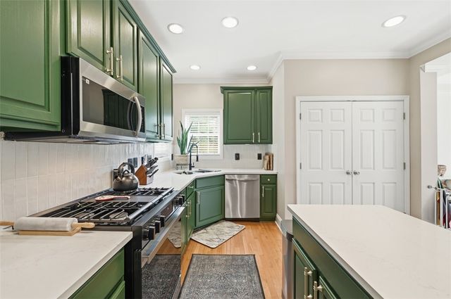 1800 McMillan Rd, Upper St Clair, PA 15241