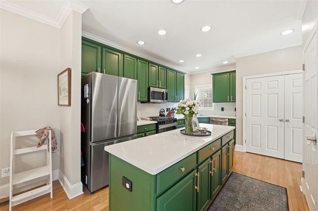 1800 McMillan Rd, Upper St Clair, PA 15241