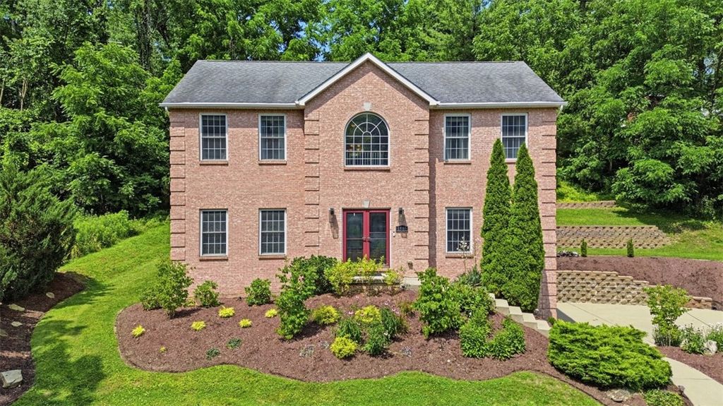 1800 McMillan Rd, Upper St Clair, PA 15241