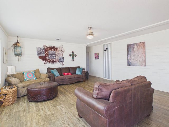 1388 Mallard Road Road, Wilson, TX 79381