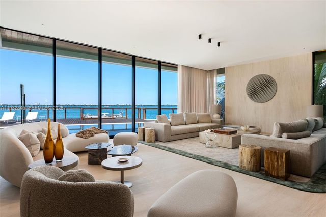 1413 N Venetian Way, Miami, FL 33139