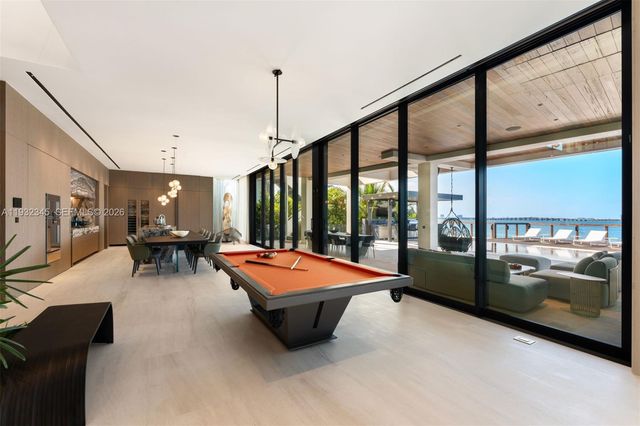 1413 N Venetian Way, Miami, FL 33139