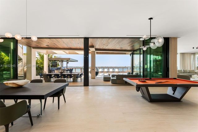 1413 N Venetian Way, Miami, FL 33139