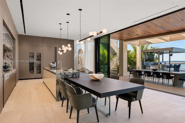 1413 N Venetian Way, Miami, FL 33139