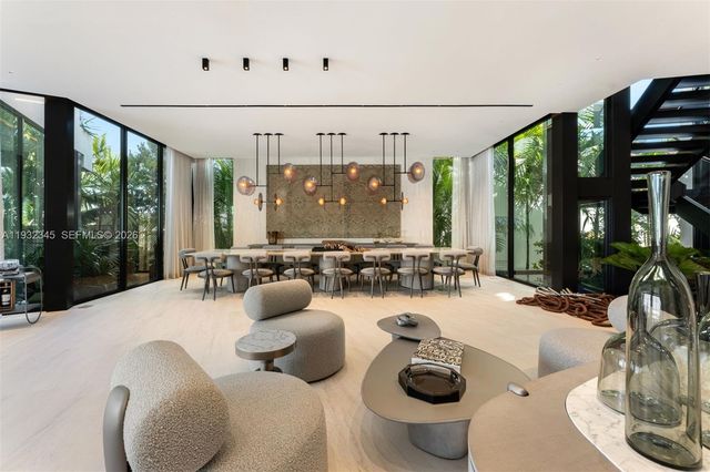 1413 N Venetian Way, Miami, FL 33139