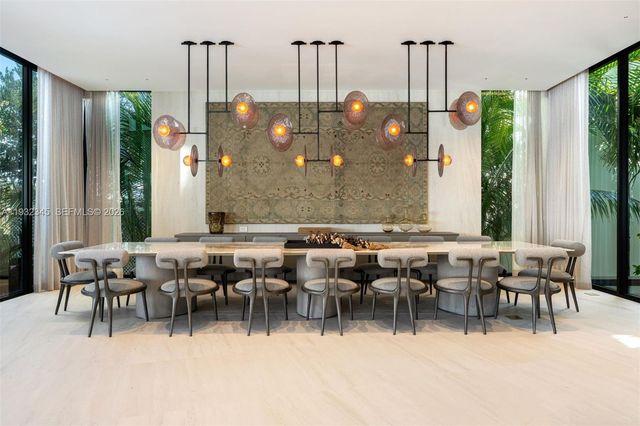 1413 N Venetian Way, Miami, FL 33139