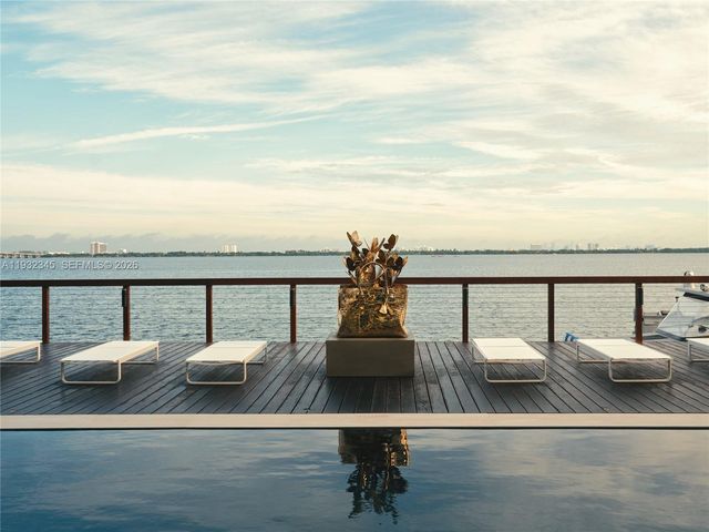 1413 N Venetian Way, Miami, FL 33139