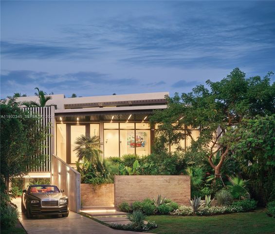 1413 N Venetian Way, Miami, FL 33139