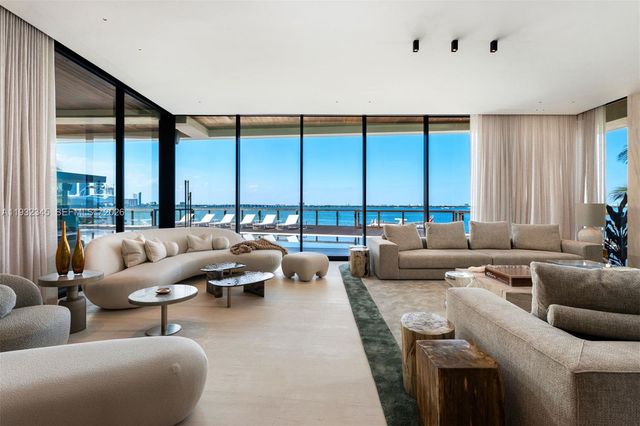 1413 N Venetian Way, Miami, FL 33139