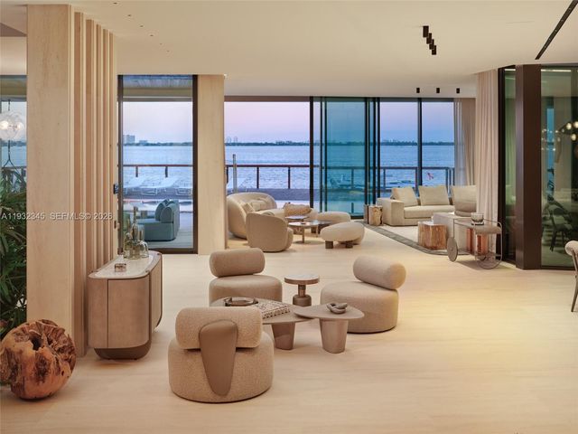 1413 N Venetian Way, Miami, FL 33139