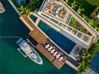 1413 N Venetian Way, Miami, FL 33139