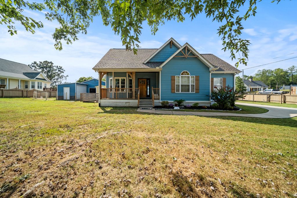 832 Blakemore Rd, Dickson, TN 37055