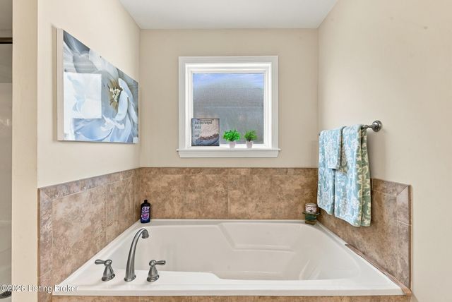 11003 Kaufman Farm Dr, Louisville, KY 40291