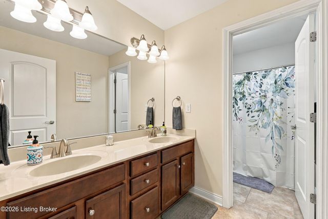 11003 Kaufman Farm Dr, Louisville, KY 40291