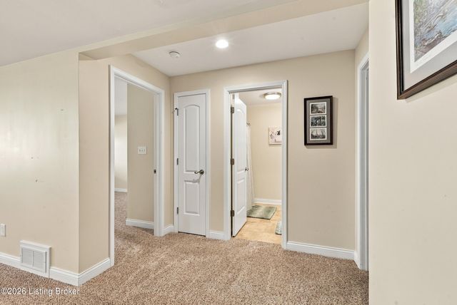 11003 Kaufman Farm Dr, Louisville, KY 40291