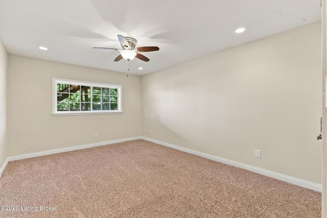 11003 Kaufman Farm Dr, Louisville, KY 40291