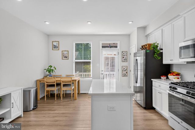 25 SIDNEY LN, Stratford, NJ 08084