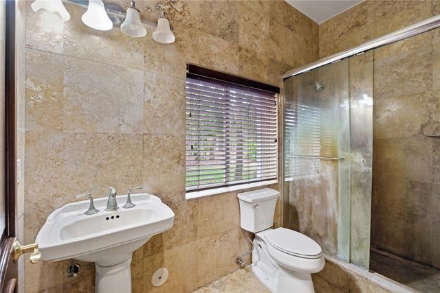 5889 NW 66th Avenue, Parkland, FL 33067