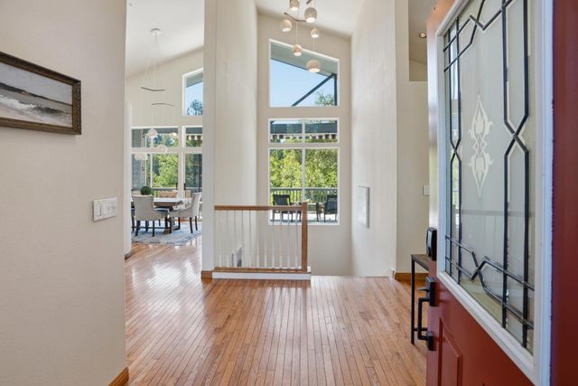 24035 Stage Stop Way, Los Gatos, CA 95033