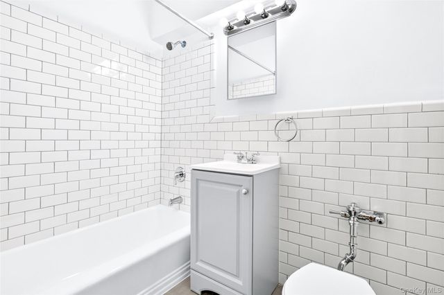 3201 Grand Concourse 6M, Bronx, NY 10468