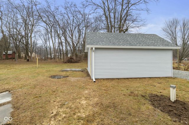 4492 State Road 32 Road E, Chesterfield, IN 46017