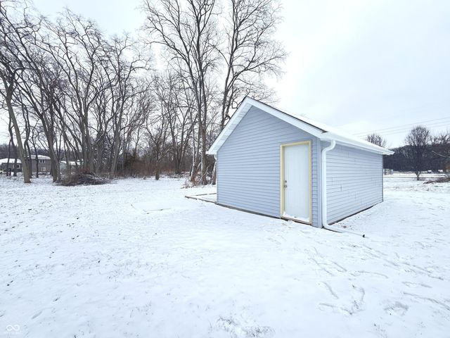 4492 State Road 32 Road E, Chesterfield, IN 46017