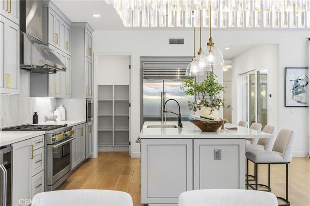 123 salt spring, Irvine, CA 92602