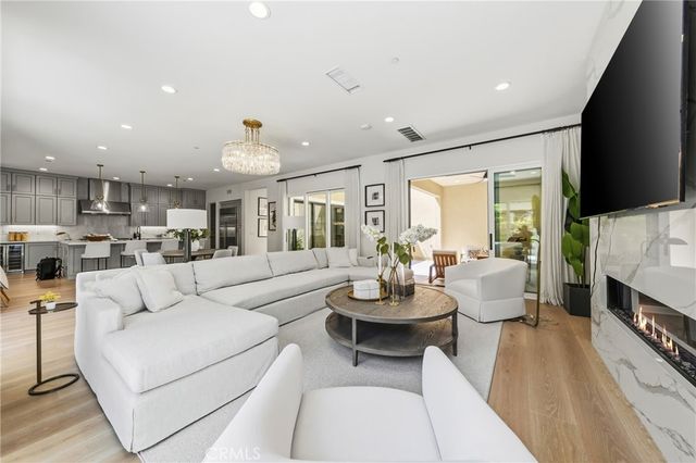 123 salt spring, Irvine, CA 92602