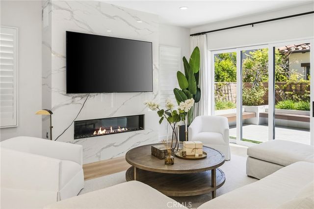 123 salt spring, Irvine, CA 92602