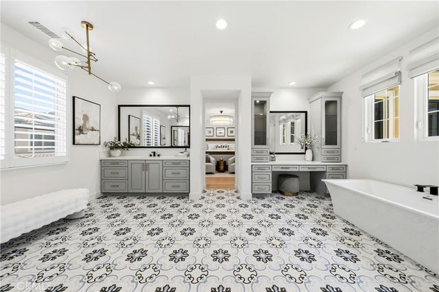 123 salt spring, Irvine, CA 92602