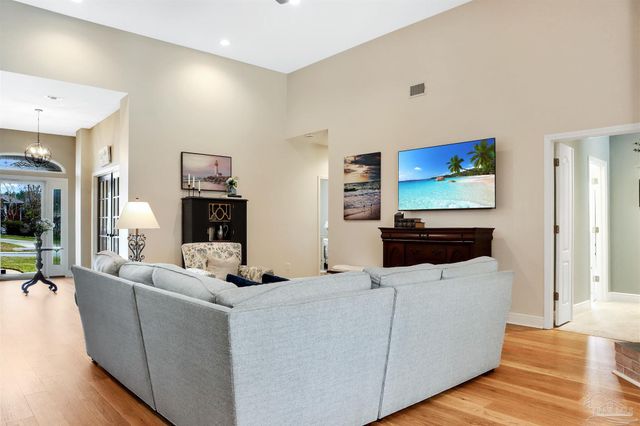 2443 Bowling Green Way, Cantonment, FL 32533